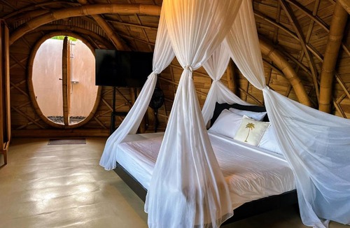 Sidemen Villa | Circle House Bamboo Sidemen
