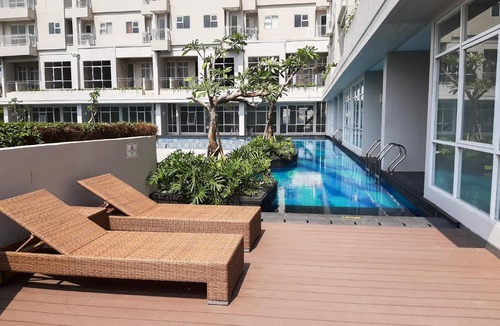Ciputat Apartment | City View Studio Apartment at Bintaro Icon By Travelio
