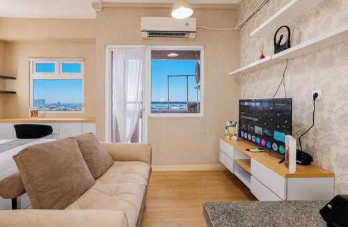 Jakarta Apartment | Classic And Restful Studio Room At Apartment Green Pramuka City