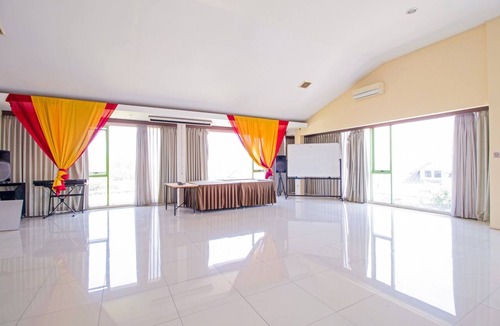 Bandung Hotel | Collection O near Paris Van Java formerly Cassa Dua Hotel