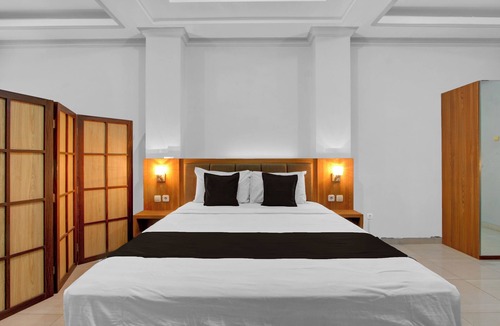 Solo City Centre Hotel | Collection O near Stasiun Solo Balapan f