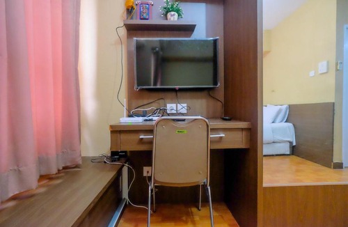 Pondokcina Apartment | Comfortable Studio Apartment at Taman Melati near Universitas Indonesia By Travelio
