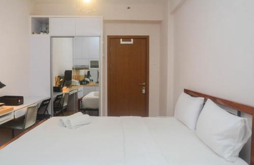 Depok Apartment | Comfy and Tidy Studio at Cinere Resort Apartment By Travelio