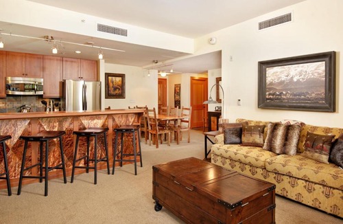 Snowmass Village Apartment | Corner 3BR Condo Facing the Slopes