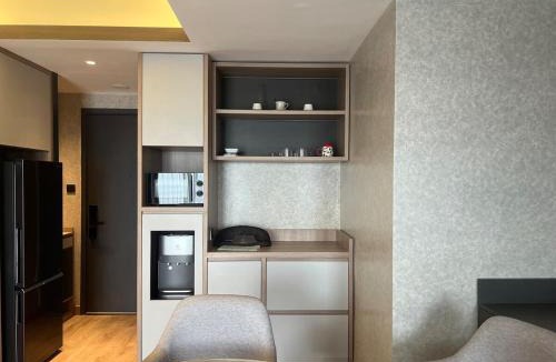 Surabaya Apartment | Cozy Apt 1BR 70m2 Free Netflix Wifi Grand Dharmahusada Lagoon