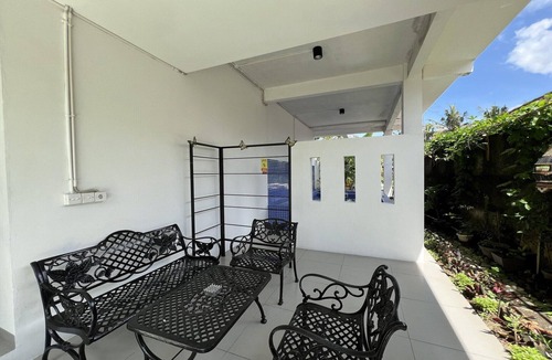 Singakerta House | Cozy Deluxe Double Stay with Modern Comfort