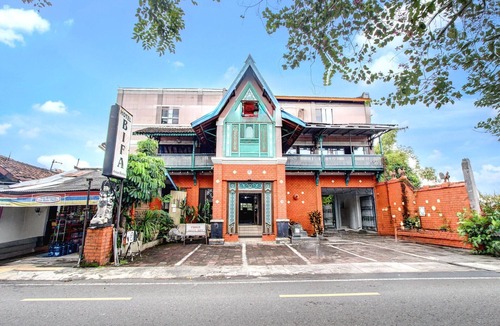 Yogyakarta House | Cozy Double Escape W/Free WiFi and Parking