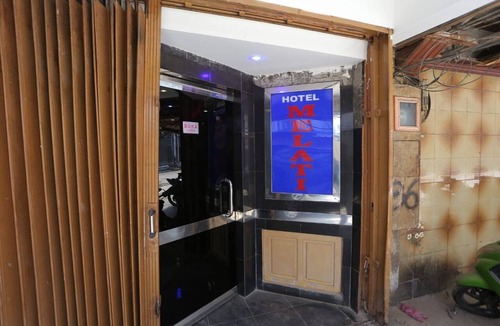 Old Jakarta House | Cozy Double Escape W/Free WiFi and Parking