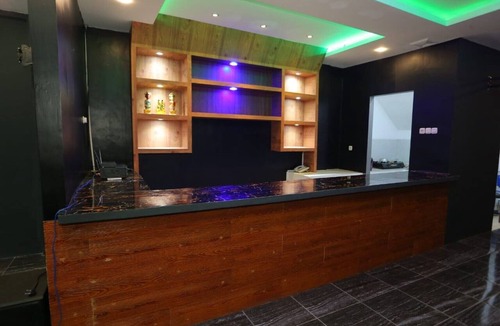 Old Jakarta House | Cozy Double Escape W/Free WiFi and Parking