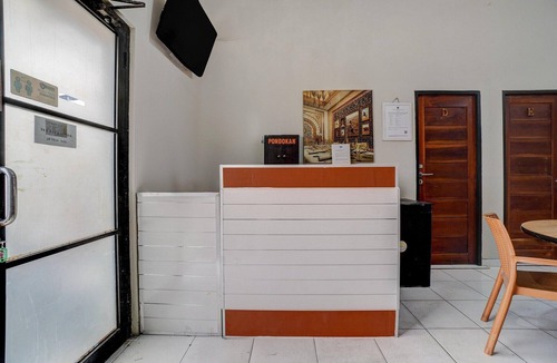 Old Jakarta House | Cozy Double Escape W/Free WiFi and Parking
