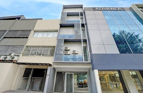 Central Jakarta House | Cozy Double Escape W/Free WiFi and Parking