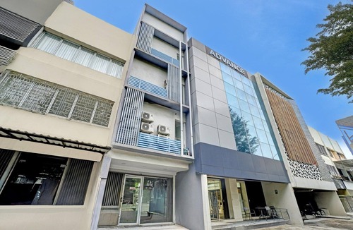 Central Jakarta House | Cozy Double Escape W/Free WiFi and Parking