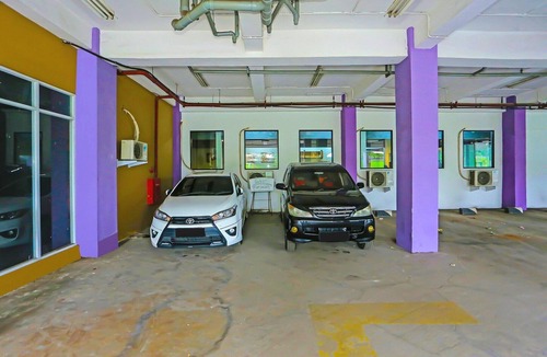 East Jakarta House | Cozy Double Escape W/Free WiFi and Parking