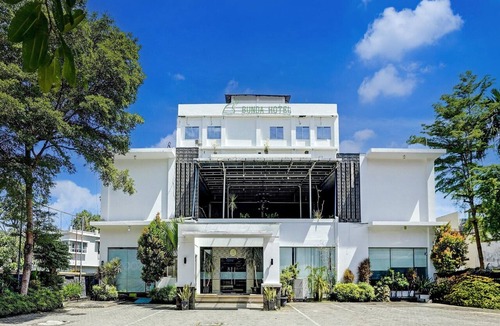 Padang House | Cozy Double Escape W/Free WiFi and Parking