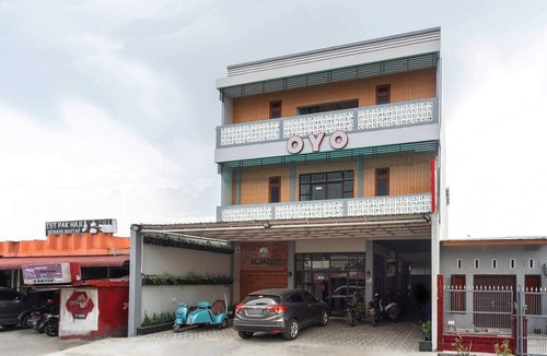 Medan House | Cozy Double Escape W/Free WiFi and Parking
