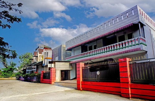 Medan House | Cozy Double Escape W/Free WiFi and Parking