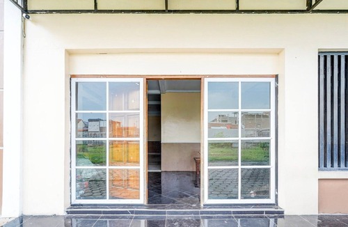 Slawi House | Cozy Double Escape W/Free WiFi and Parking