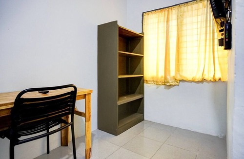 Medan House | Cozy Double Escape W/Free WiFi and Parking