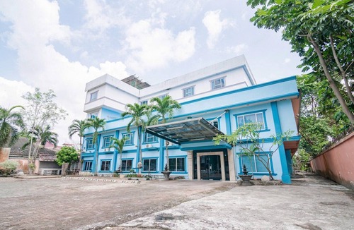 Pekanbaru House | Cozy Double Escape W/Free WiFi and Parking