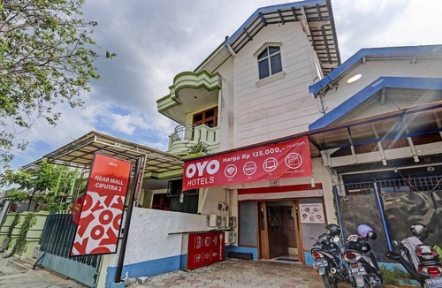 Semarang House | Cozy Double Escape W/Free WiFi and Parking