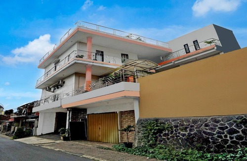 Beji House | Cozy Double Escape with Free WiFi and Parking