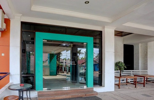 Banjarbaru House | Cozy Indonesia Standard Twin Retreat w/Free WiFi