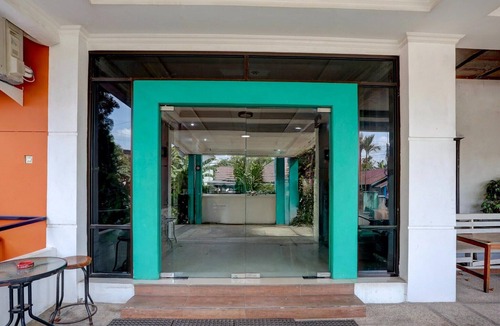 Banjarbaru House | Cozy Indonesia Standard Twin Retreat w/Free WiFi