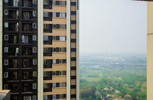Cikarang Hotel | Cozy Living and Comfortable Studio Room at Meikarta Apartment