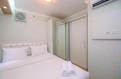Jatinegara Apartment | Cozy Stay 2BR Bassura City Apartment By Travelio