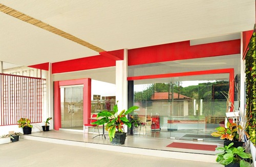 Bukittinggi House | Cozy Twin Escape with Free WiFi and Parking