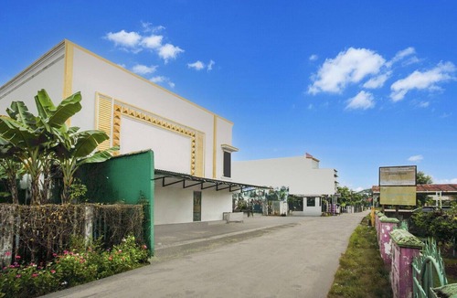 Palembang House | Cozy Twin Escape with Free WiFi and Parking