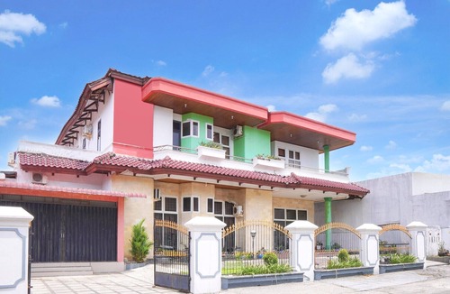 Padang House | Cozy Twin Escape with Free WiFi and Parking