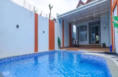 Oro Oro Ombo Villa | Cozzy Villa Gardenia