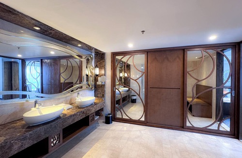 Braga Hotel | Crowne Plaza Bandung by IHG