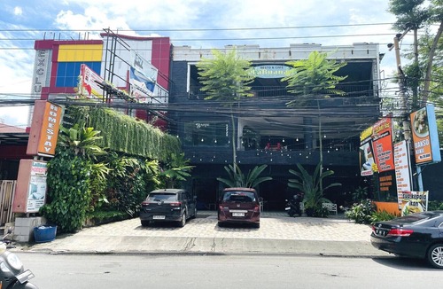Makassar House | Deluxe Double Near Primaya Hospital