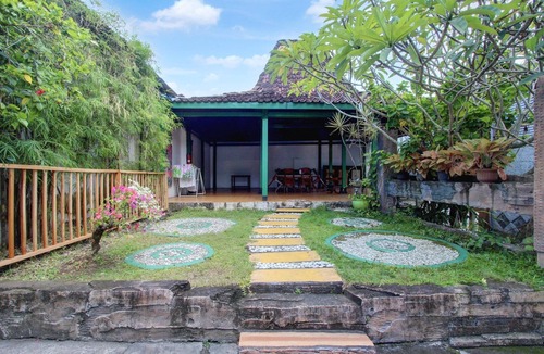 Kretek House | Deluxe Family Comfort Stay with Free Parking