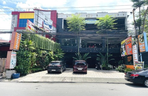 Makassar House | Deluxe Twin Near Primaya Hospital