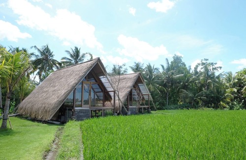 Peliatan Cabin | Designer Bamboo A-Frame Hut Amidst Ubud Rice Fields