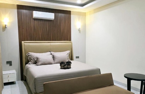 Pekanbaru House | DMranti Villa