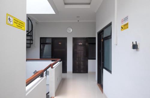 Banjarsari Hotel | DR Living Syariah Solo Mitra RedDoorz