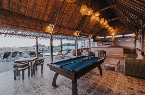 Mushroom Bay Hotel | Dream Beach Huts