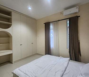Colomadu House | El House by Galareka - Cozy House with 4BR in Solo