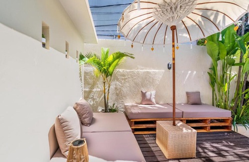 Dyanapura Hotel | Family friendly 3BR Poolvilla Central Seminyak Mayyah