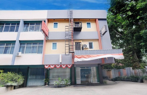 Palembang House | Family Luxury Suite W/Free WiFi and Parking