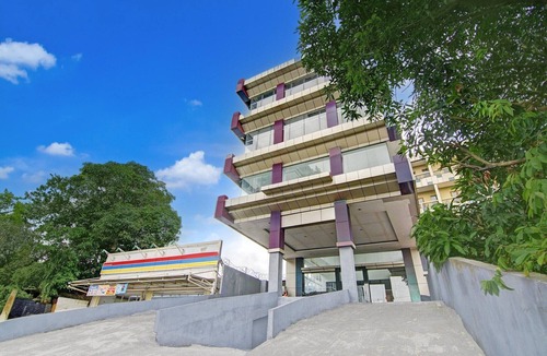 Pekanbaru House | Family Luxury Suite W/Free WiFi and Parking