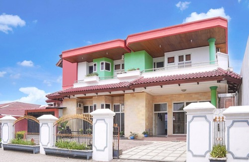 Padang House | Family Luxury Suite W/Free WiFi and Parking