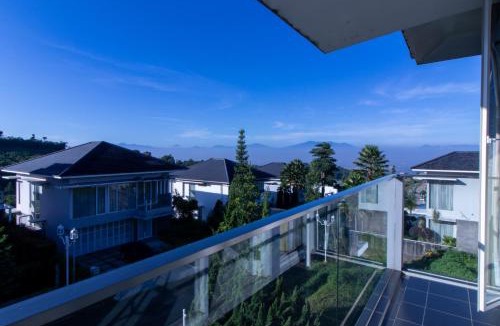 Bandung Villa | Family Only Villa Mountain View - De Reiz Golf Syariah 4BR