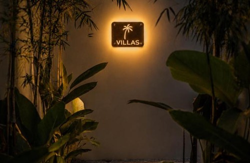 Gerupuk Hotel | FinnKai Villas