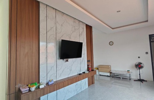 Probolinggo House | Fortuna 9 Homestay