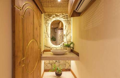 Uluwatu Hotel | Gapura